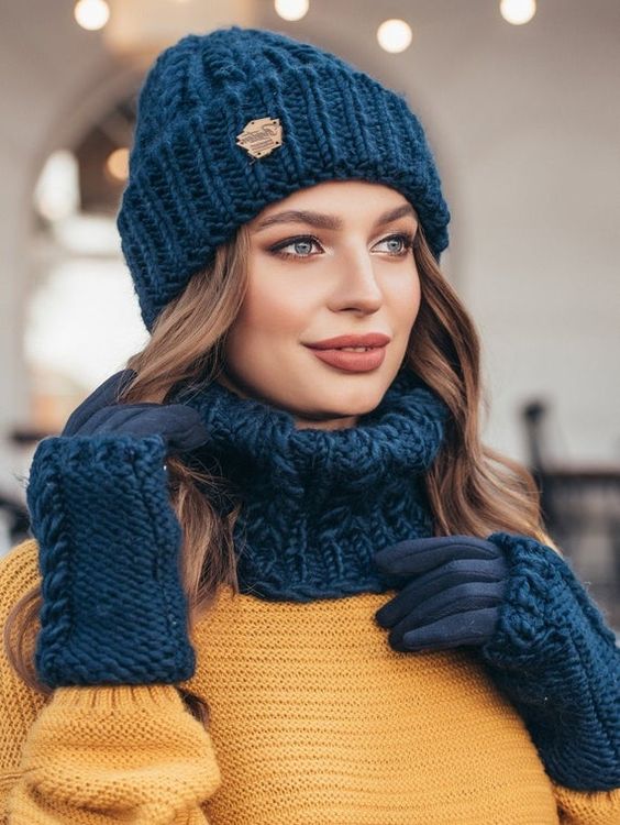 9 Must-Have Warm Winter Accessories For An Elegant Look